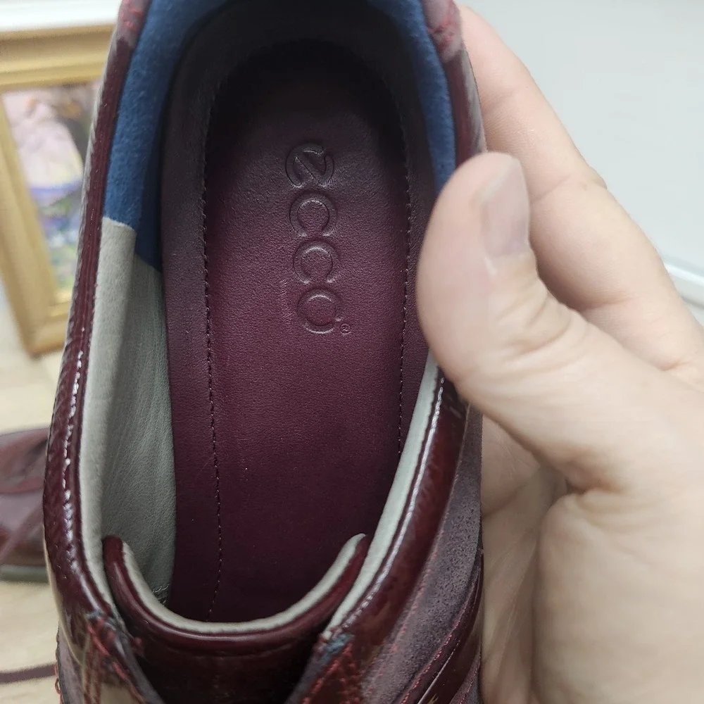 Ecco Women Suede Patent Leather Lace Up Sneakers Sz 41 US 10.5 Burgundy Comfort‎